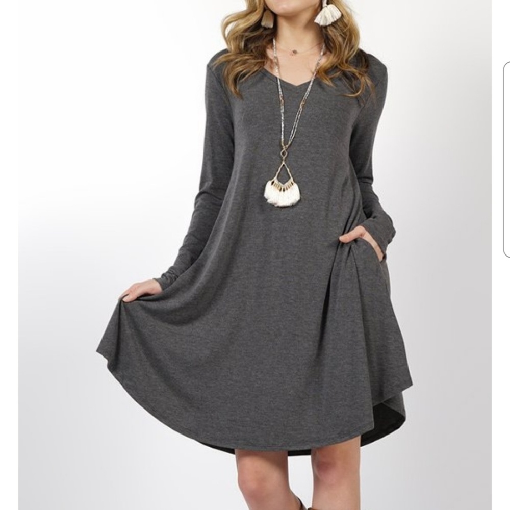 Charcoal gray vneck long sleeve pocket tunic dress